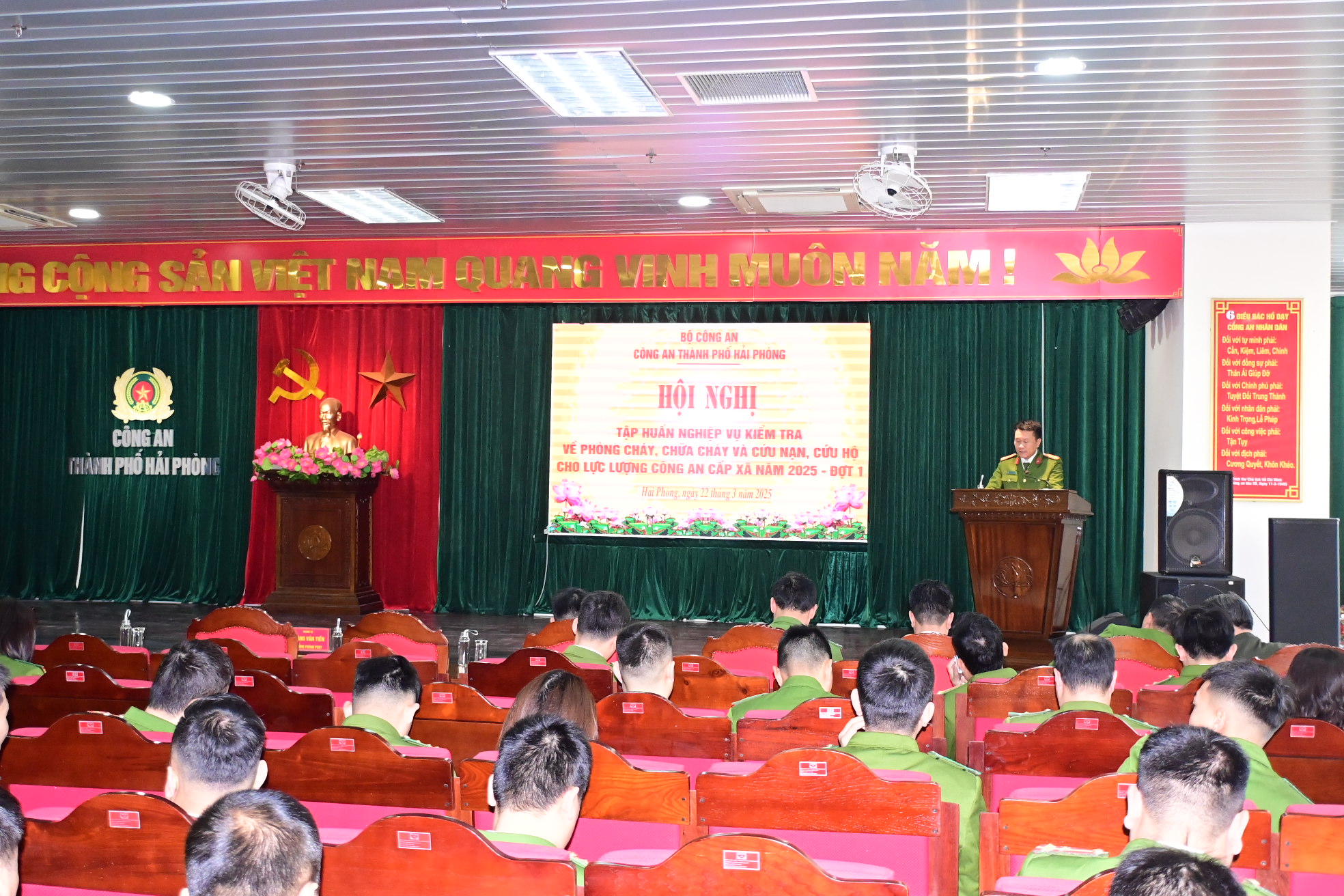 Tập huấn gần 500 chỉ huy, cán bộ chiến sỹ cấp xã về nhiệm vụ PCCC và CNCH